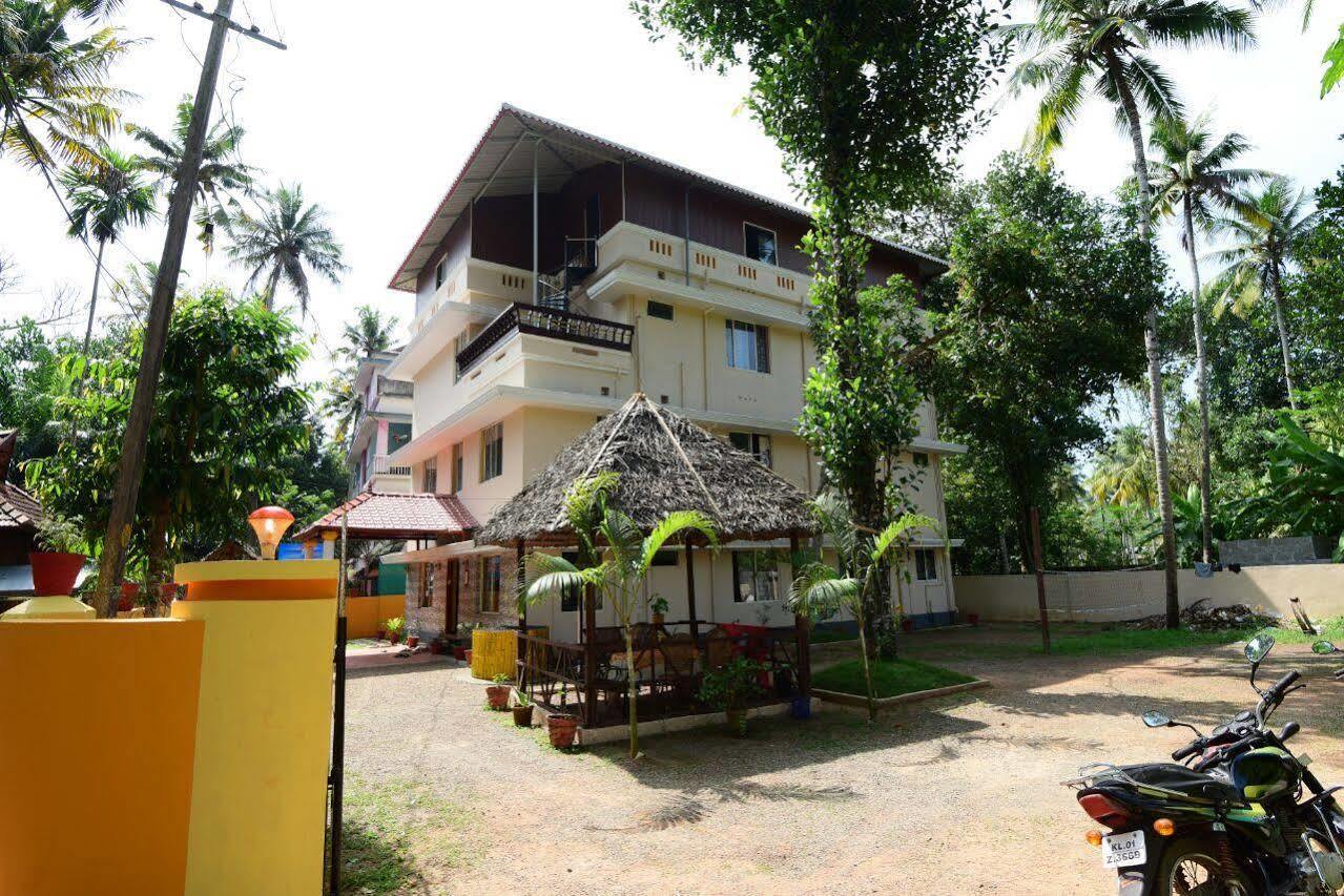 Coral Cove Beach Resort Varkala Esterno foto