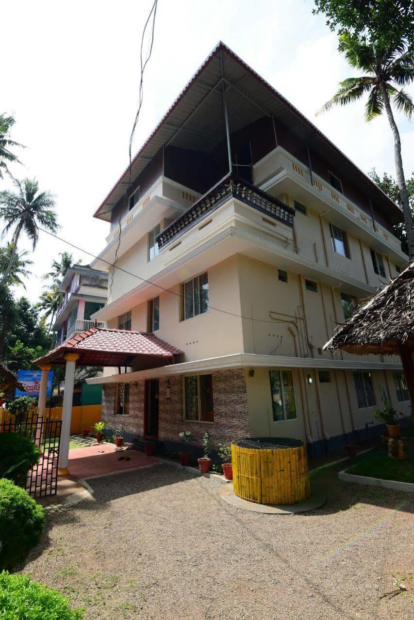Coral Cove Beach Resort Varkala Esterno foto